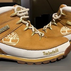 TIMBERLAND BOOTIES Women’s size 8.5 GREAT USED CONDITION!